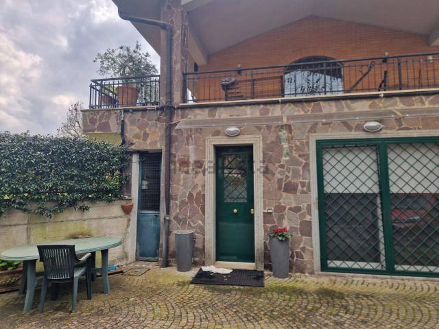 Case e ville in affitto di 70 m² in Via Paolo Monelli