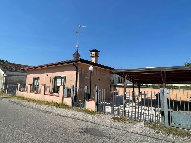 Case e ville in affitto di 80 m² in Via Cao Marina