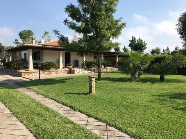 Case e ville in affitto di 85 m² in Via Terracina