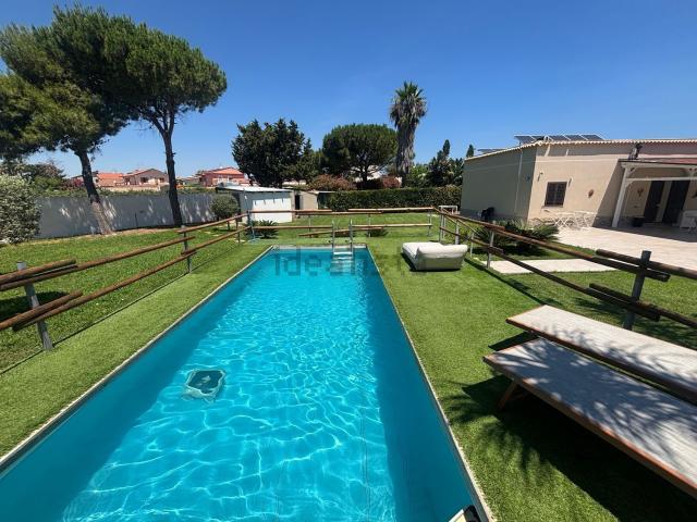 Case e ville in affitto di 85 m² in Via Lido Sacramento