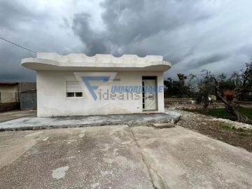 Case e ville in affitto di 85 m² in Via Monti Climiti