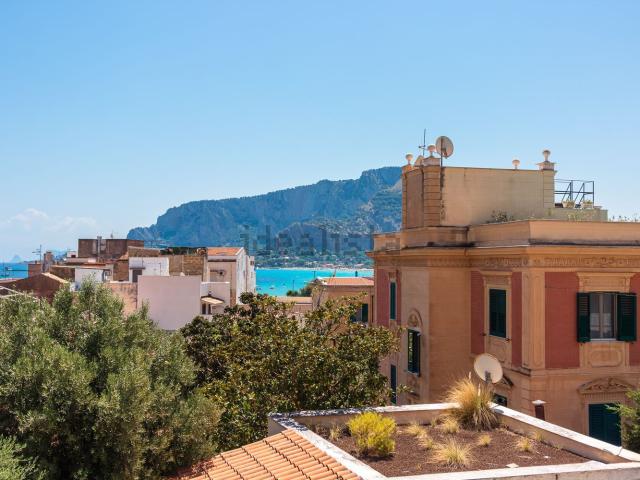 Case e ville in affitto di 85 m² in Via Mongibello, 10