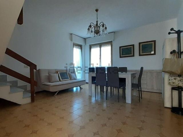 Case e ville in affitto di 85 m²