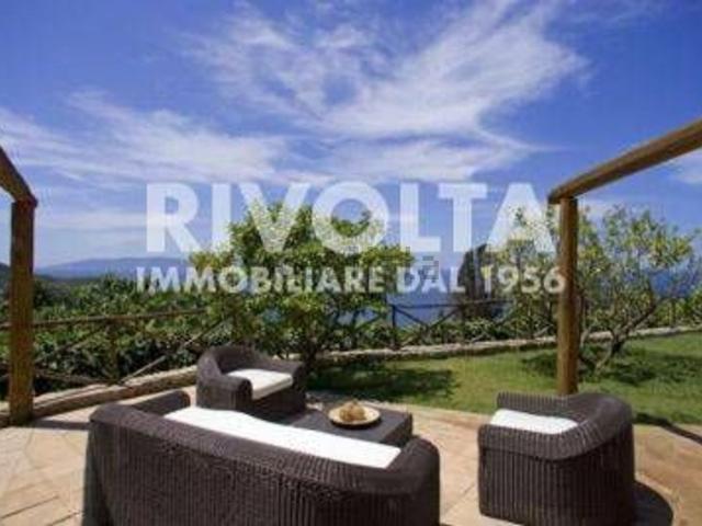 Case e ville in affitto di 90 m² in Via Della Cala