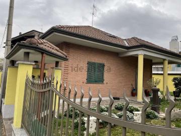 Case e ville in affitto di 95 m² in Via Enrico Tazzoli, 6