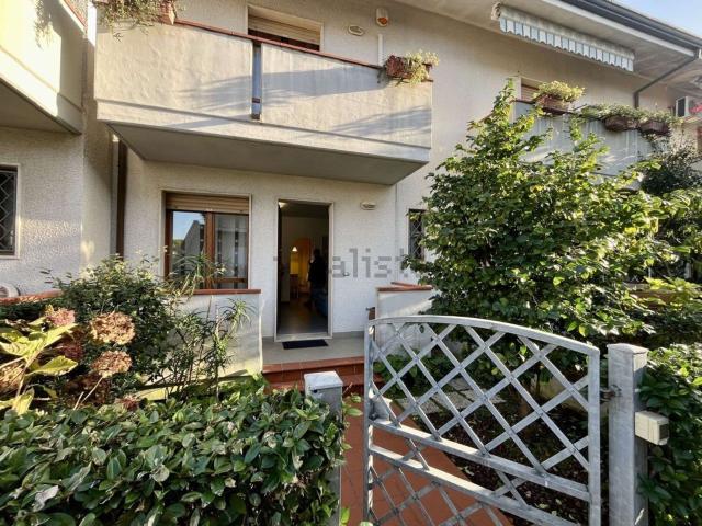 Case e ville in affitto di 96 m²