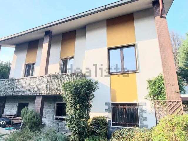 Case e ville in affitto di 100 m² in Via Cesare Battisti