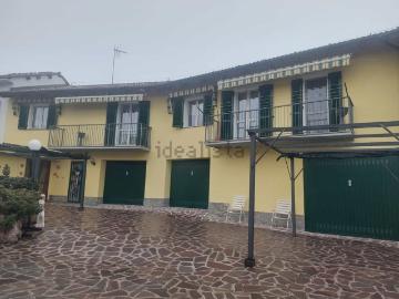 Case e ville in affitto di 100 m² in Via Borgonuovo