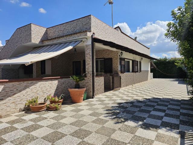 Case e ville in affitto di 100 m² in Via Scialuppe
