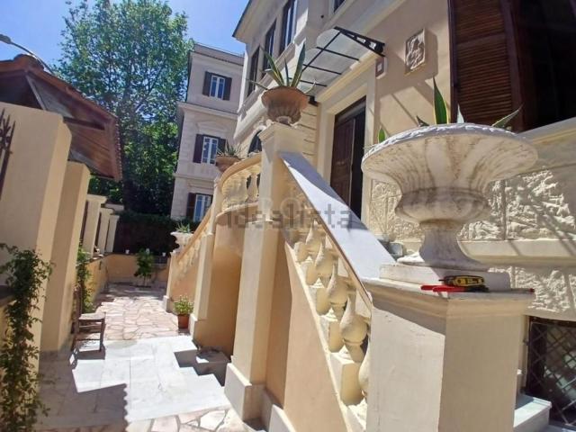 Case e ville in affitto di 100 m² in Via Pirro Ligorio