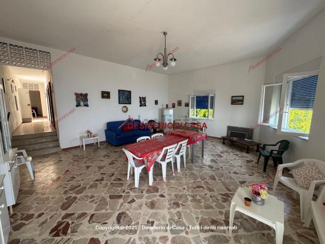 Case e ville in affitto di 100 m² in Strada Statale 113 Settentrionale Sicula, 17