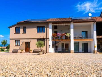 Case e ville in affitto di 116 m²