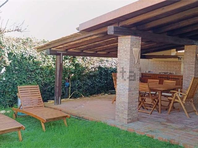 Case e ville in affitto di 120 m² in Viale Europa, 57