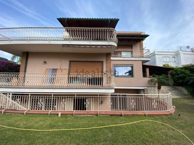 Case e ville in affitto di 130 m²