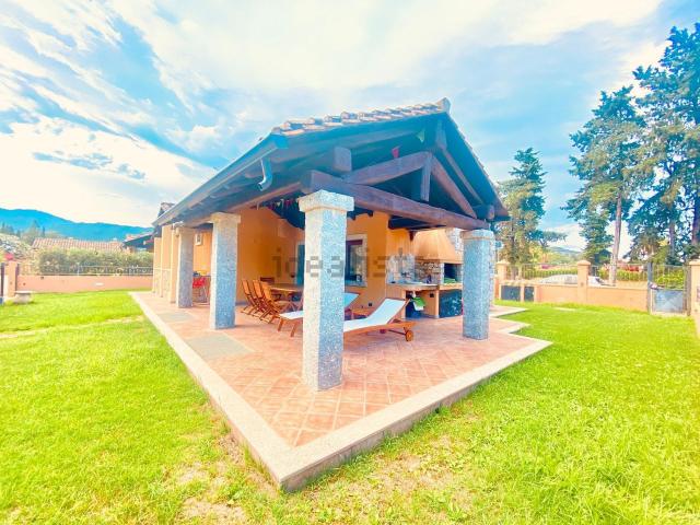 Case e ville in affitto di 130 m² in Via Cala Sinzias, 7