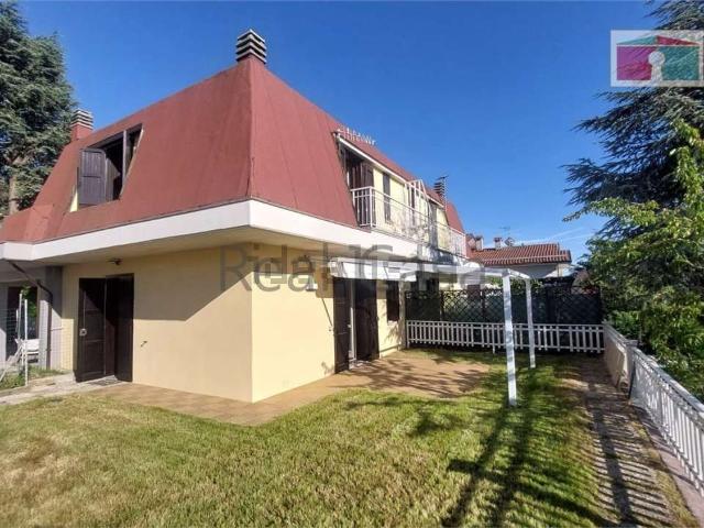 Case e ville in affitto di 130 m² in Via G. Verdi