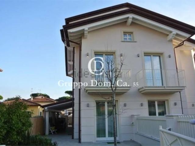 Case e ville in affitto di 130 m² in Via Nino Bixio, 23