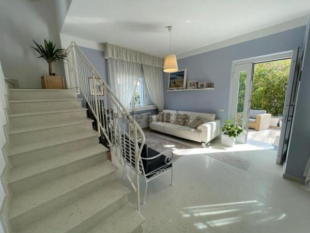 Case e ville in affitto di 130 m² in Via Peschiera, 79
