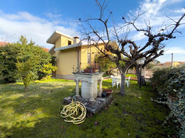Case e ville in affitto di 130 m² in Contrada Follani