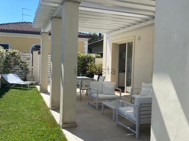 Case e ville in affitto di 135 m² in Via IV Novembre