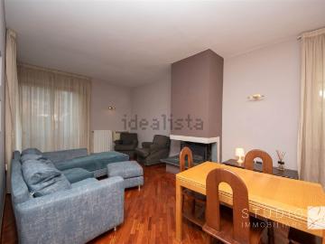 Case e ville in affitto di 140 m² in Via Trento