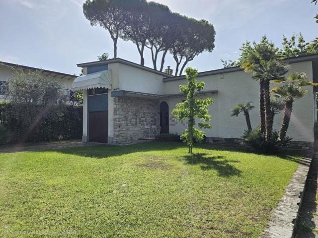 Case e ville in affitto di 140 m² in Via Donatello