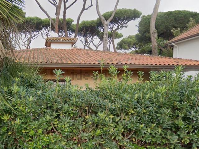 Case e ville in affitto di 140 m² in Via Varazze