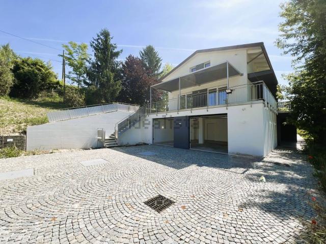 Case e ville in affitto di 140 m² in Strada Roero
