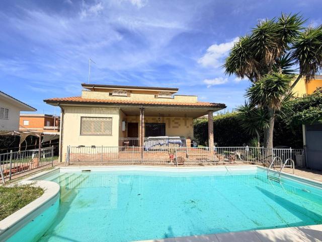 Case e ville in affitto di 145 m² in Via delle Camelie