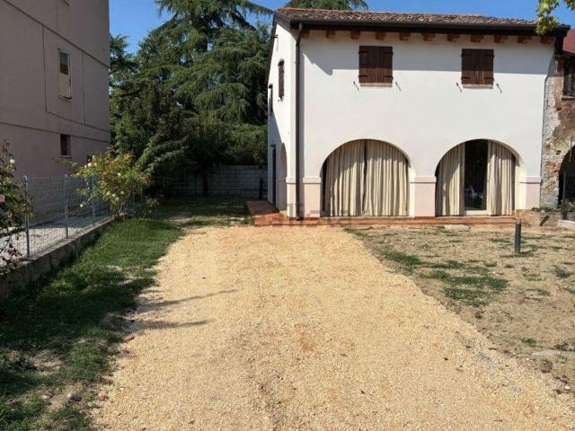 Case e ville in affitto di 145 m² in Via Riccardo Selvatico