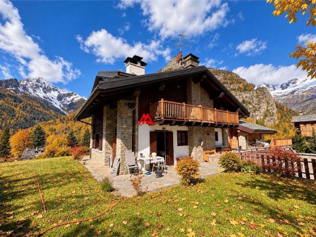Case e ville in affitto di 146 m² in Strada Grand Ru, 2