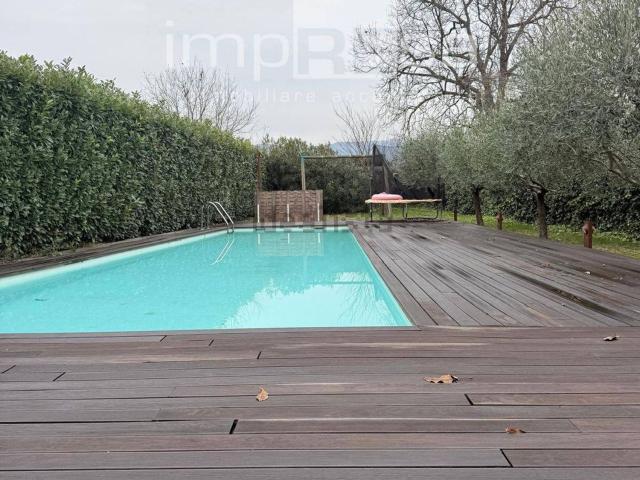 Case e ville in affitto di 150 m²