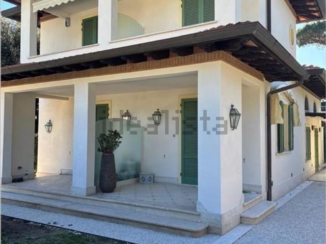 Case e ville in affitto di 150 m²