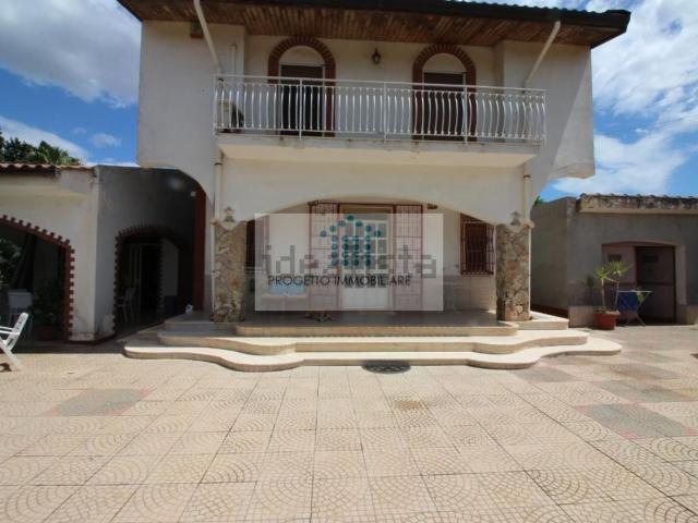 Case e ville in affitto di 150 m²