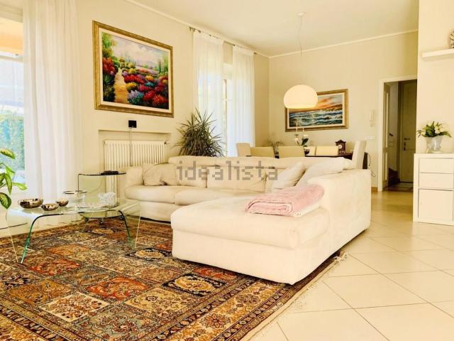 Case e ville in affitto di 150 m² in Via Francesco Donati, 99