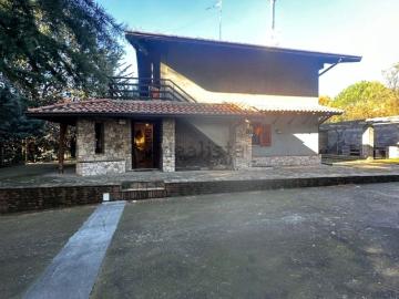 Case e ville in affitto di 150 m² in Via Francesco Guicciardini, 9