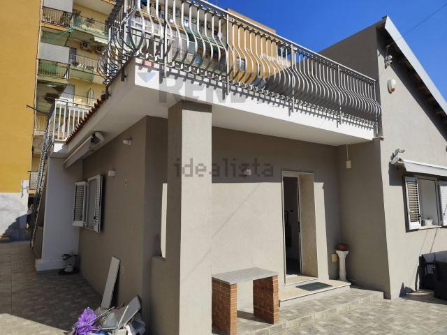 Case e ville in affitto di 150 m² in Via Marche, 2