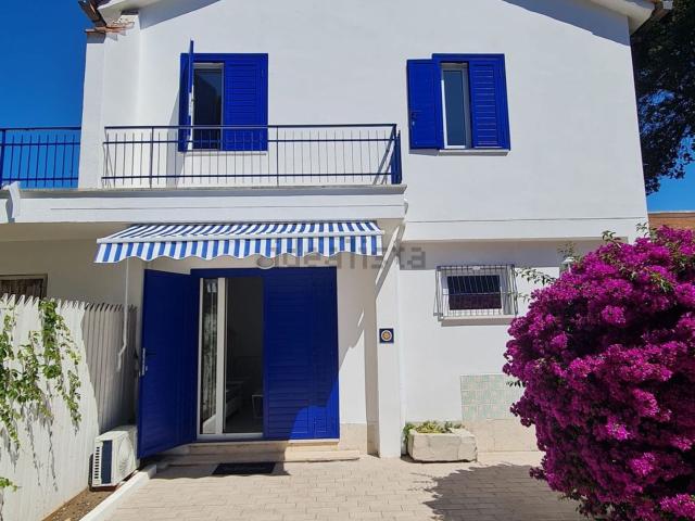 Case e ville in affitto di 150 m² in Viale Castellammare