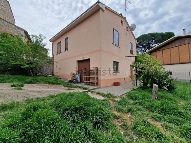 Case e ville in affitto di 160 m² in Via Madonna dei Pini, 17
