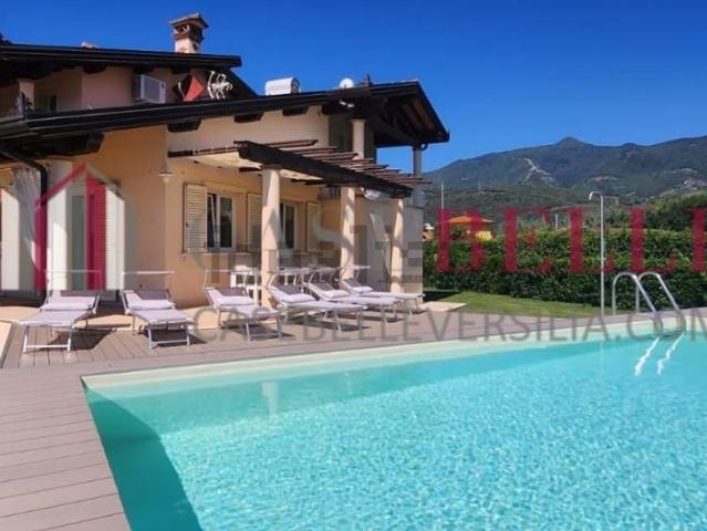 Case e ville in affitto di 160 m² in Via Stroscia, 115