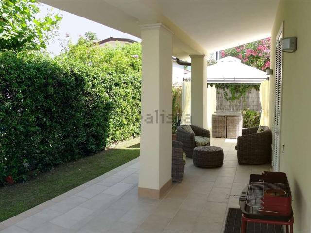 Case e ville in affitto di 160 m² in Via Roma