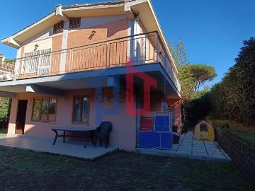 Viale Elisabetta, Lavinio, Latina Lazio