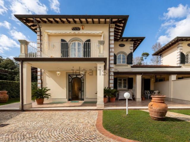 Case e ville in affitto di 173 m² in Via A. Canova, 32