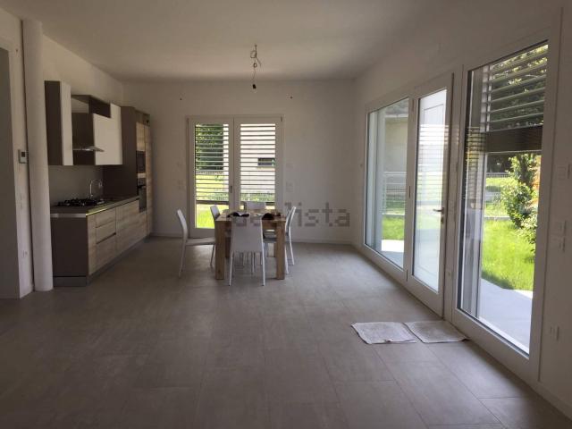 Case e ville in affitto di 180 m²
