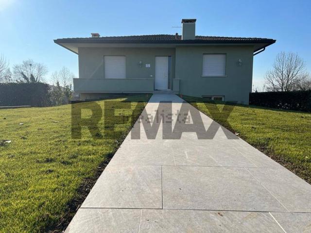 Case e ville in affitto di 180 m²