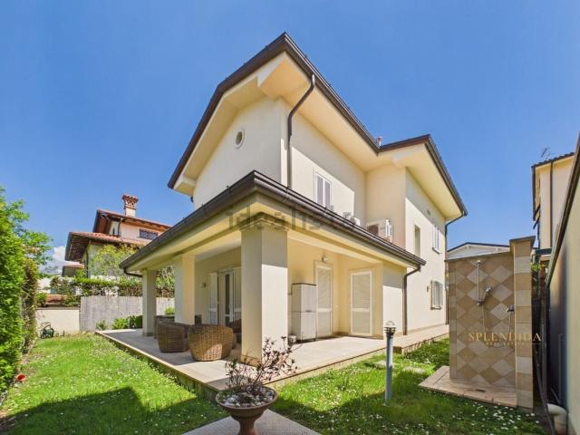 Case e ville in affitto di 180 m² in Via Risorgimento