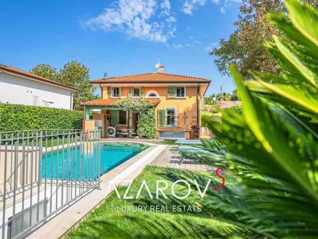Case e ville in affitto di 180 m² in Viale Apua, 359