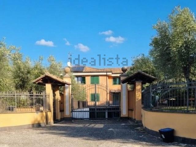 Case e ville in affitto di 182 m²