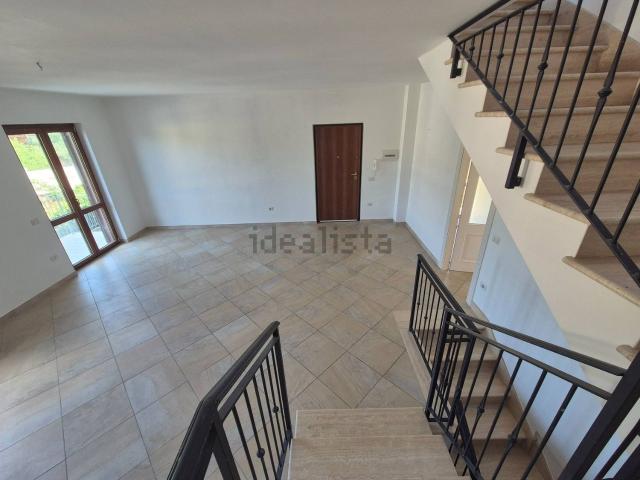 Case e ville in affitto di 186 m² in Via Sandro Pertini, 13