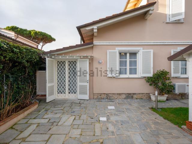 Case e ville in affitto di 190 m² in Via dell&apos Acqua, 31